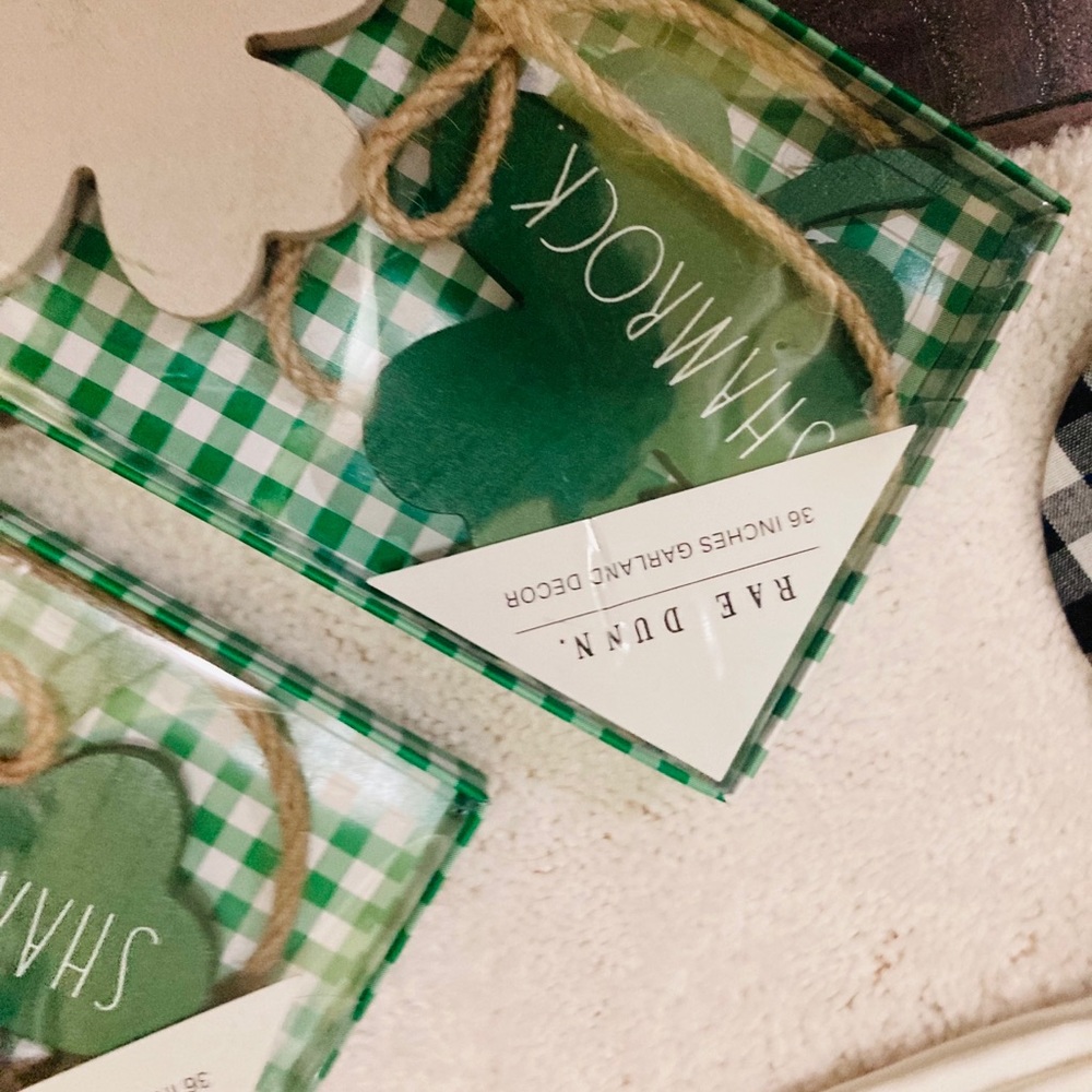 Rae dunn Shamrock garland lucky - Picture 2 of 3
